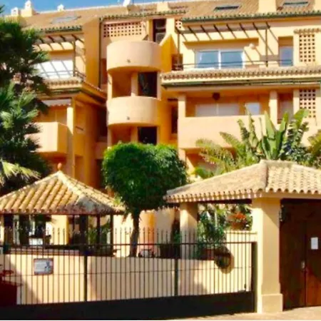 Apartment - Alicate Beachfront Apartment- 8 Marbella