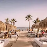 - Alicate Beachfront Apartment- 8 Lejlighed