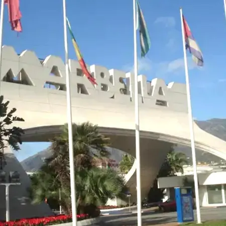 - Alicate Beachfront Apartment- 8