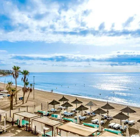 - Alicate Beachfront Apartment- 8 شقة ماربيا