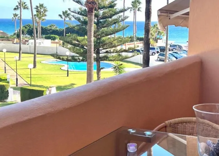 Apartament - Alicate Beachfront Apartment- 8 *