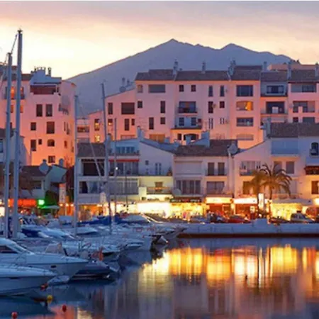 - Alicate Beachfront Apartment- 8 * Marbellac
